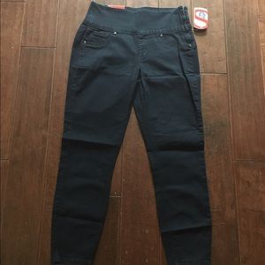Spanx **BRAND NEW, WITH TAGS** Cropped Jeans